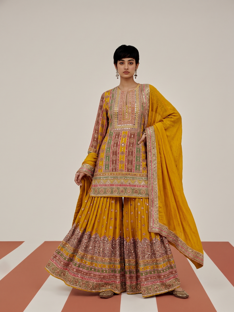 THE STRUCTURED MOSAIC SHARARA SET