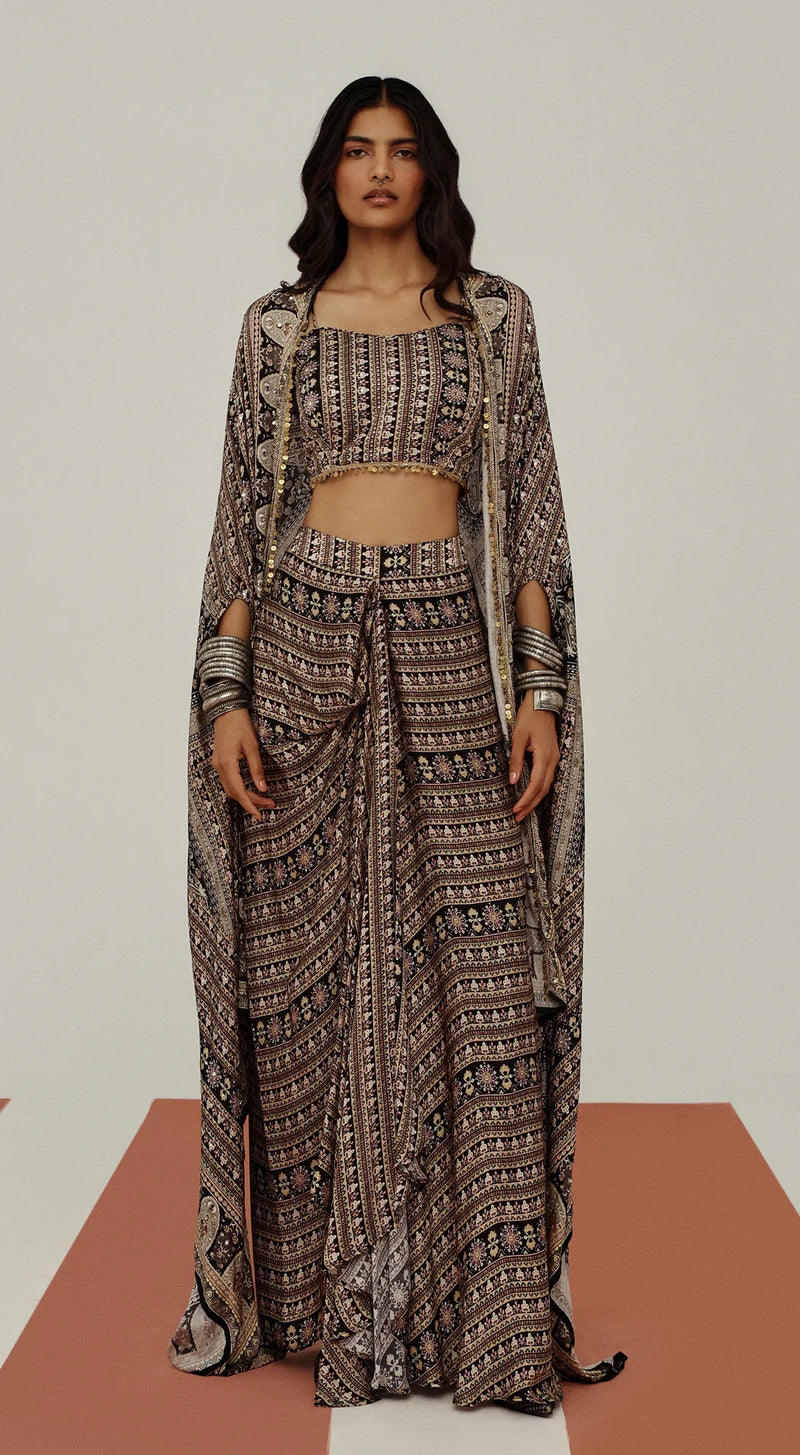 THE GILDED NOIR CAPE SET