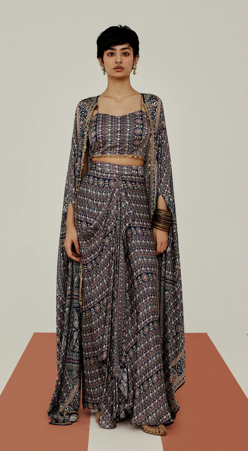THE TWILIGHT FILIGREE CAPE SET